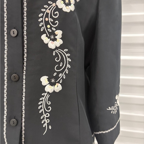 Elegant  Anne Carson black silk jacket-style blouse Sz 12 - Picture 3 of 8